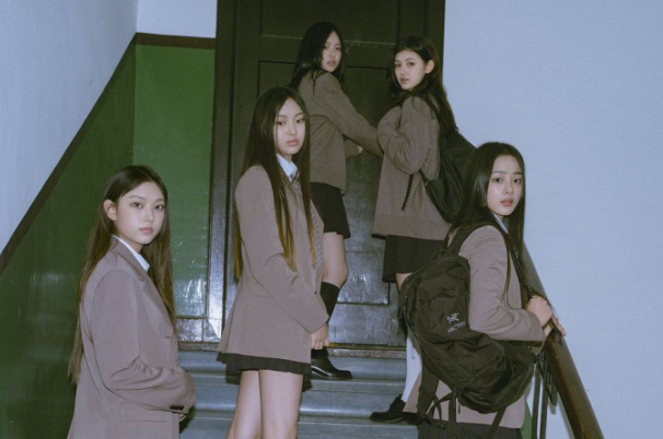 Review Makna Lagu Ditto: Cinta yang Tak Terucap