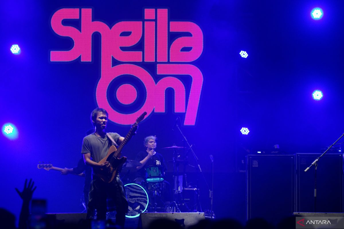 Band Sheila On 7 Sukses Gelar Konser Tunggal Jakarta