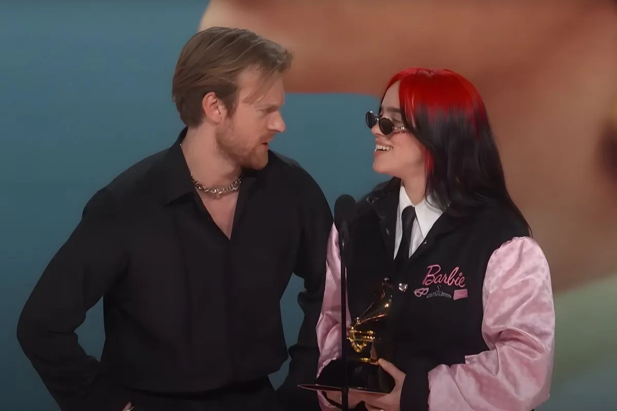 Single Baru Billie Eilish Birds of a Feather Puncaki Chart