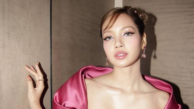 Lisa Blackpink Rilis Single Alter Ego Dengan Visual Mewah